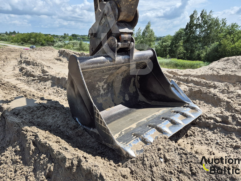 Excavadora de cadenas JCB JS 220: foto 18