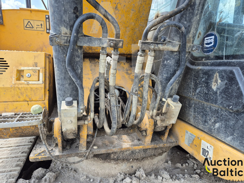 Excavadora de cadenas JCB JS 220: foto 15