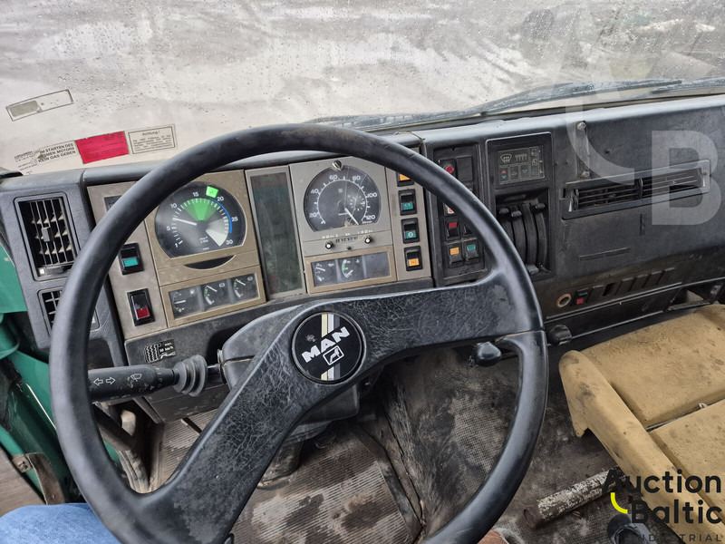 Camión volquete MAN 18.222: foto 9