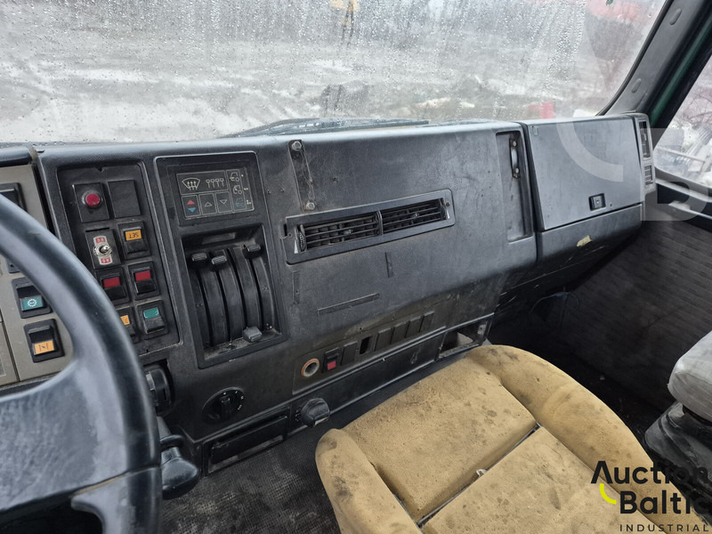 Camión volquete MAN 18.222: foto 10