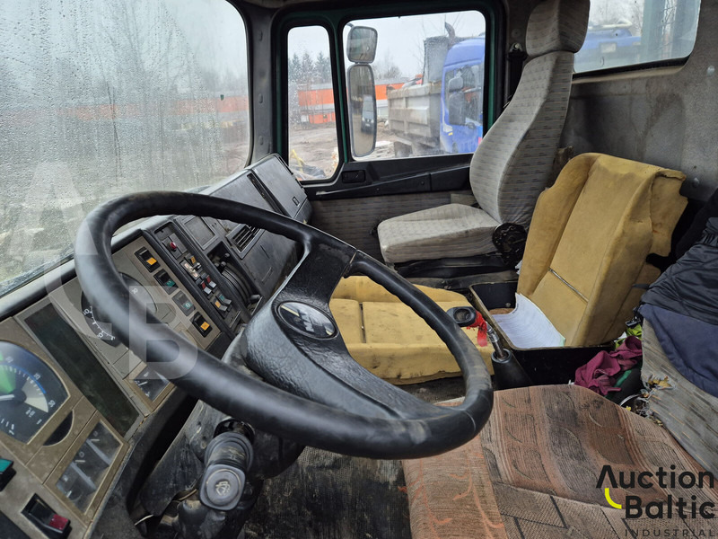 Camión volquete MAN 18.222: foto 6