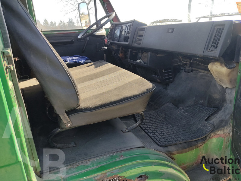 Camión cisterna para transporte de combustible MAN 8.136: foto 8