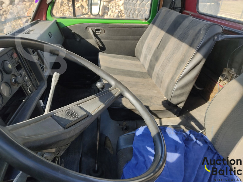 Camión cisterna para transporte de combustible MAN 8.136: foto 7