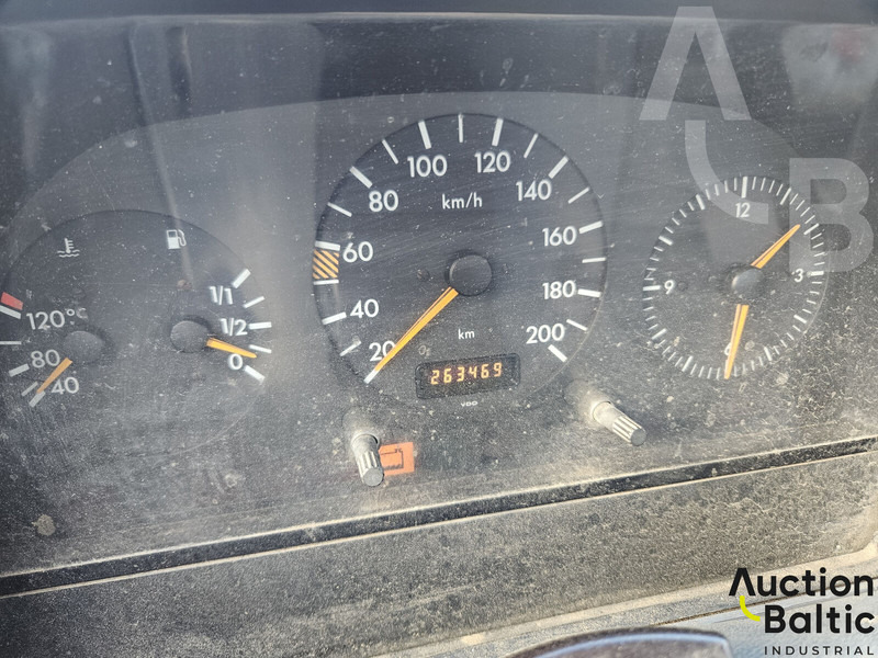 Mercedes-Benz 408 - Furgoneta caja abierta: foto 5 Mercedes-Benz 408 - Furgoneta caja abierta: foto 5