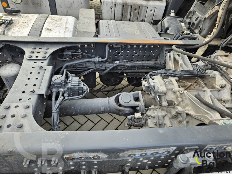 Camión chasis Mercedes-Benz Actros 1843: foto 12