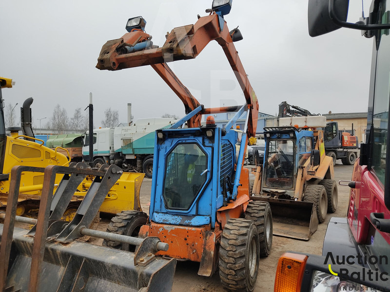 New Holland LS 185 B - Minicargadora: foto 2 New Holland LS 185 B - Minicargadora: foto 2