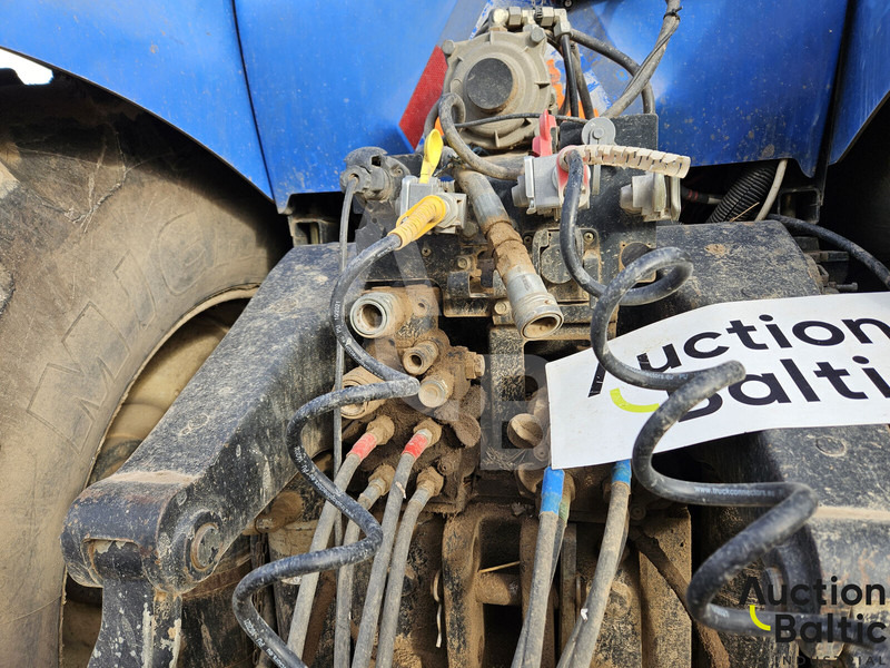 Tractor New Holland T 8040: foto 12 Tractor New Holland T 8040: foto 12