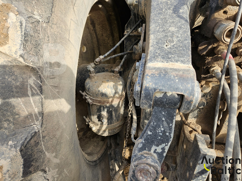 Tractor New Holland T 8040: foto 14 Tractor New Holland T 8040: foto 14