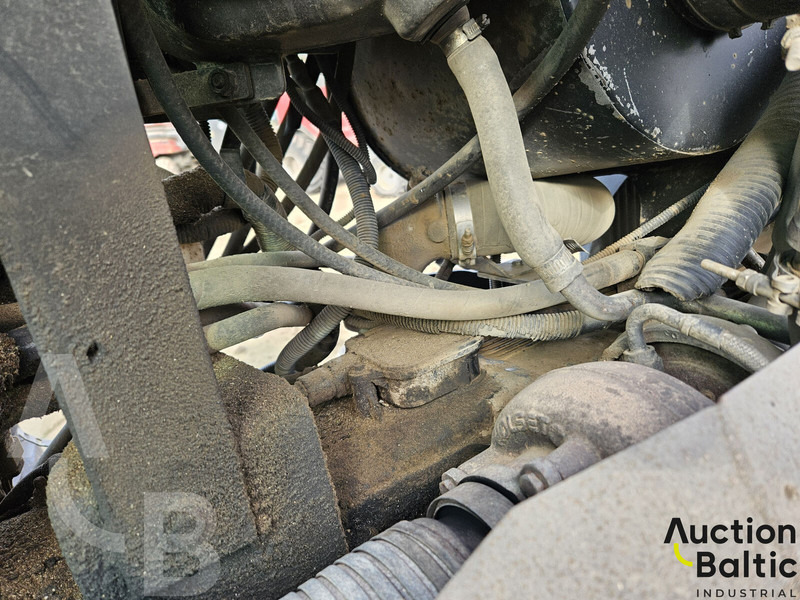 Tractor New Holland T 8040: foto 20 Tractor New Holland T 8040: foto 20