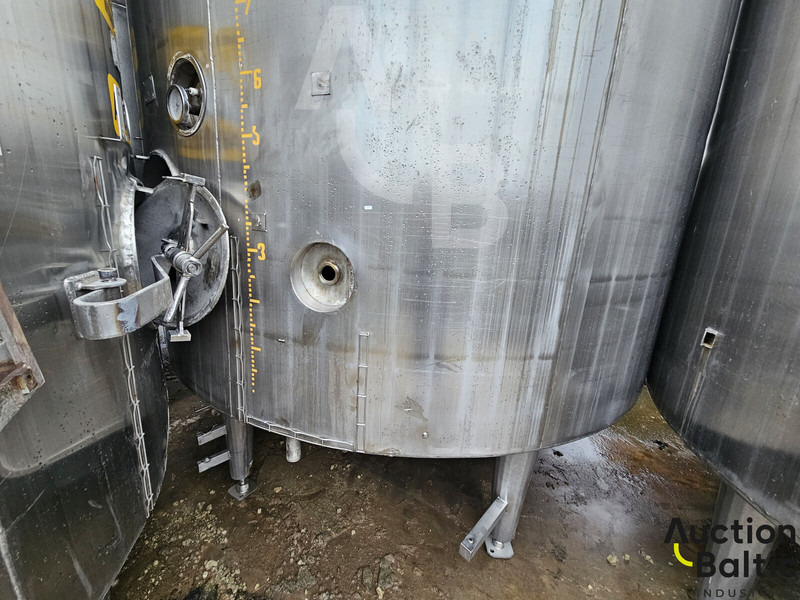 Tanker for milk - Camión cisterna: foto 2 Tanker for milk - Camión cisterna: foto 2