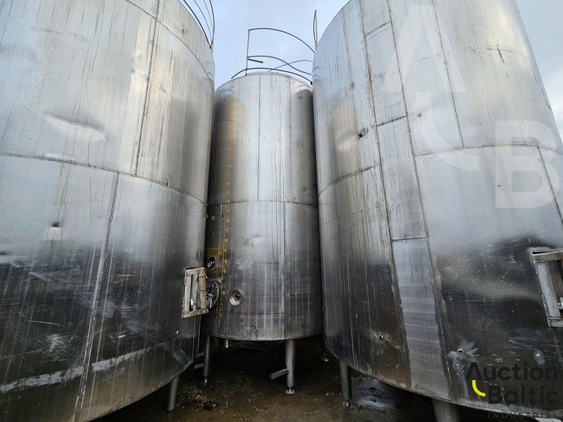 Tanker for milk - Camión cisterna: foto 1 Tanker for milk - Camión cisterna: foto 1