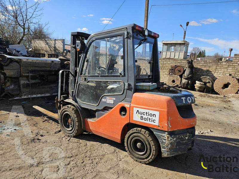 Toyota E 811 - Carretilla elevadora diésel: foto 4 Toyota E 811 - Carretilla elevadora diésel: foto 4