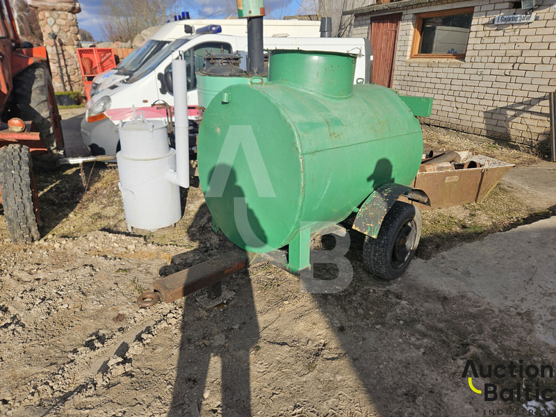 Trailer with tank - Remolque cisterna: foto 1 Trailer with tank - Remolque cisterna: foto 1