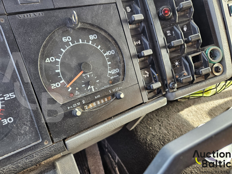 Camión volquete Volvo FL612: foto 9