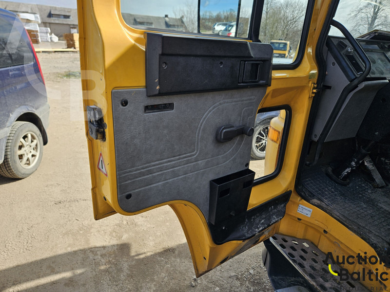 Camión volquete Volvo FL612: foto 13