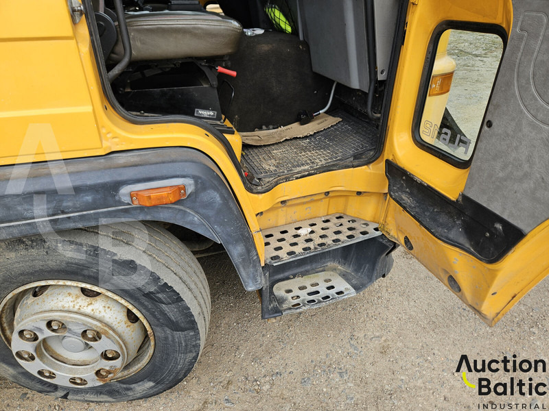 Camión volquete Volvo FL612: foto 14