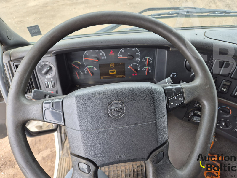 Camión volquete Volvo FM12: foto 6