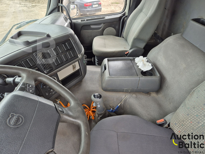 Camión volquete Volvo FM12: foto 8