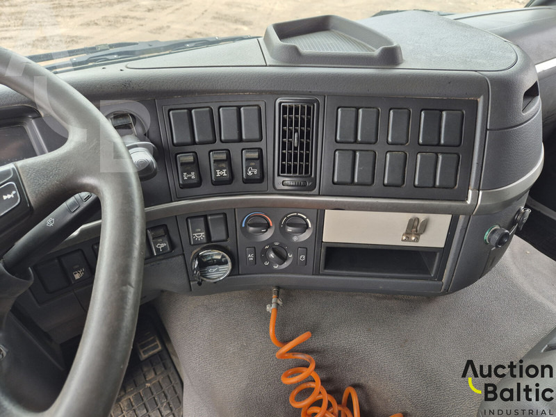 Camión volquete Volvo FM12: foto 9