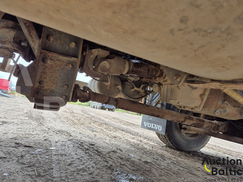 Camión volquete Volvo FM12: foto 17