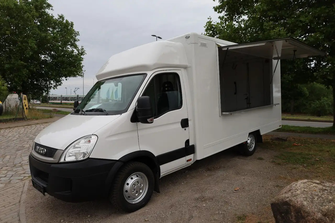 Iveco C30C/ FOODTRUCK/ Daily - Camión tienda: foto 3 Iveco C30C/ FOODTRUCK/ Daily - Camión tienda: foto 3