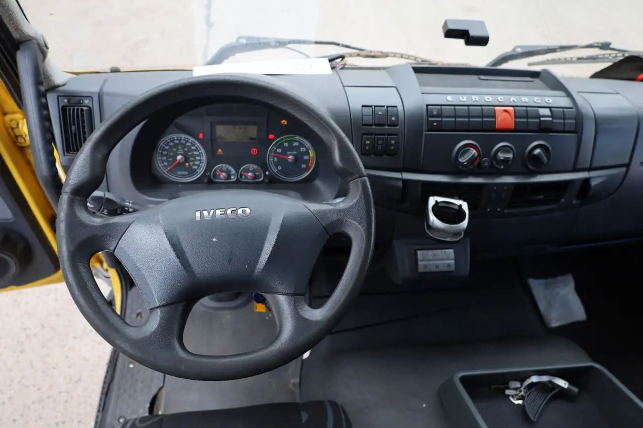 Camión caja cerrada Iveco IG80EL2BA/KURZ/1. Hand/Scheckheft: foto 9