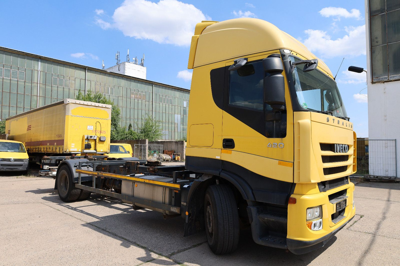 Iveco STRALIS/Magirus/L042/1. Hand - Camión portacontenedore/ Intercambiable: foto 3 Iveco STRALIS/Magirus/L042/1. Hand - Camión portacontenedore/ Intercambiable: foto 3