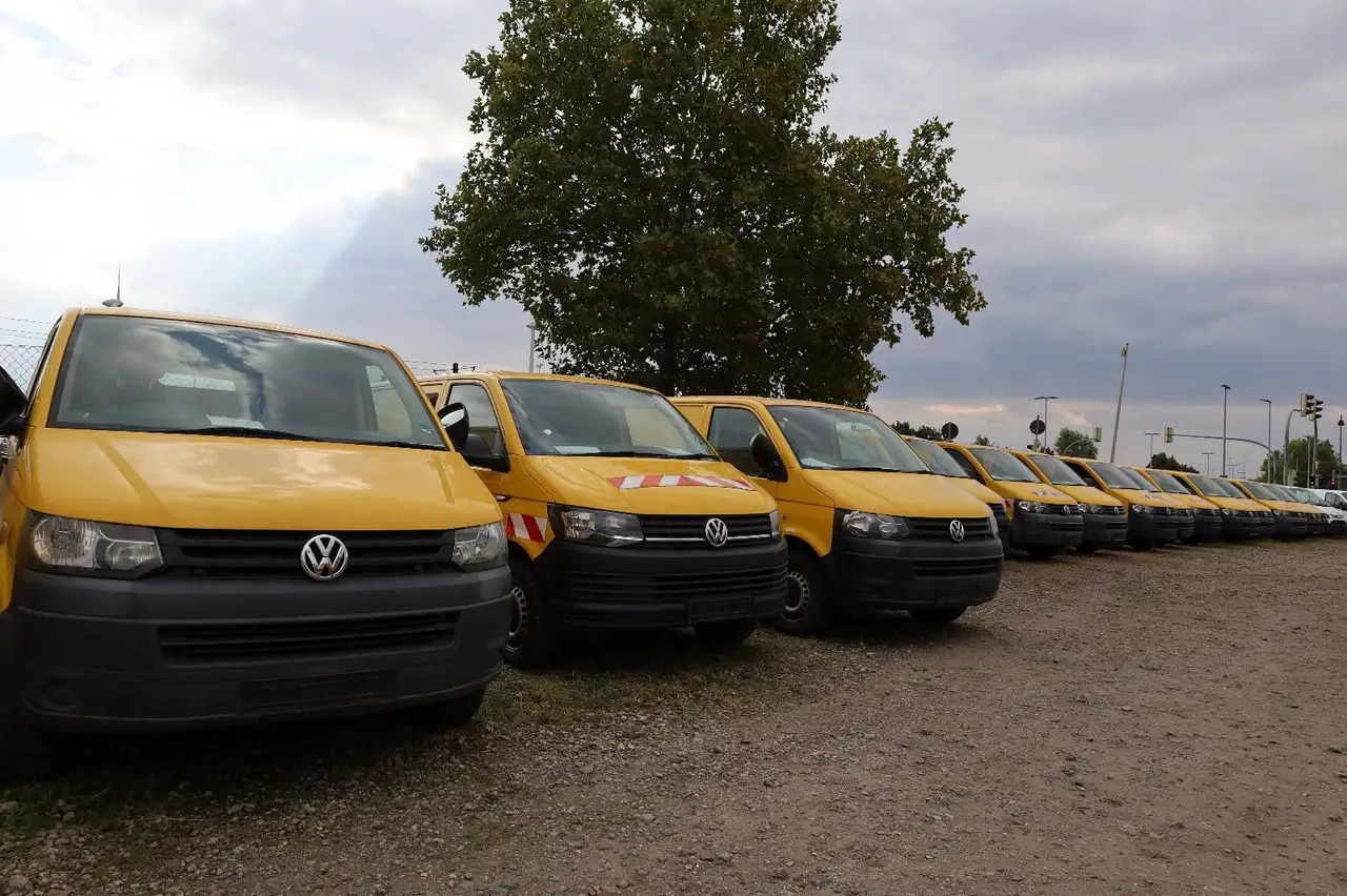 Volkswagen T5 Transporter/ 2.0 TDI/EU5/Werkstattfahrzeug - Furgón: foto 1 Volkswagen T5 Transporter/ 2.0 TDI/EU5/Werkstattfahrzeug - Furgón: foto 1
