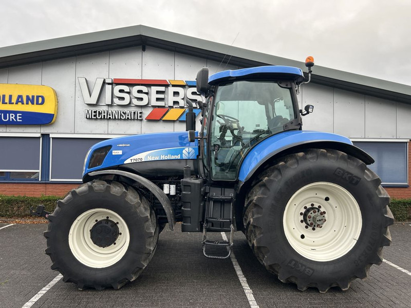 New Holland New Holland T7070 - Tractor: foto 2 New Holland New Holland T7070 - Tractor: foto 2