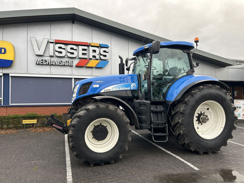 New Holland New Holland T7070 - Tractor: foto 1 New Holland New Holland T7070 - Tractor: foto 1