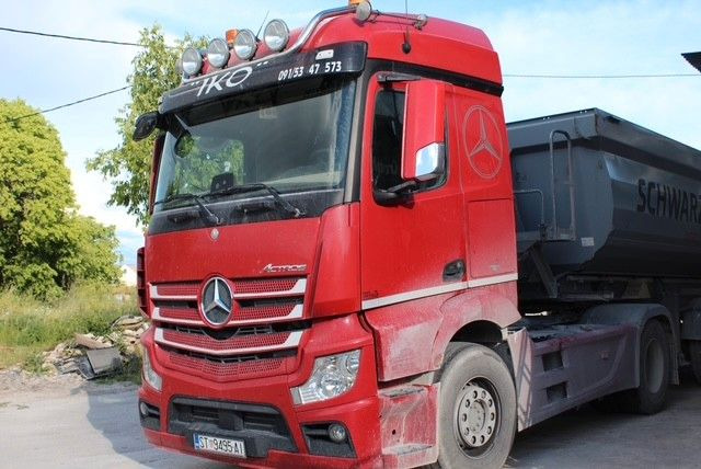 Mercedes-Benz Actros 4 2-Achser BM 963 1848 OM471 4x2 SZM - Cabeza tractora: foto 2 Mercedes-Benz Actros 4 2-Achser BM 963 1848 OM471 4x2 SZM - Cabeza tractora: foto 2