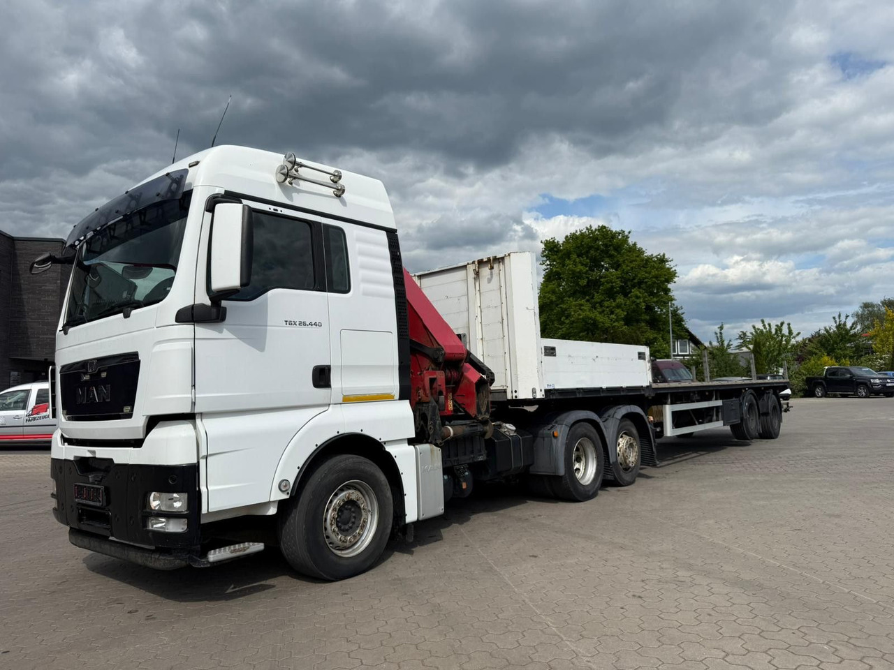 MAN TGX 26.440 6x2 mit HMF 3000-5 Kran - Cabeza tractora: foto 2 MAN TGX 26.440 6x2 mit HMF 3000-5 Kran - Cabeza tractora: foto 2