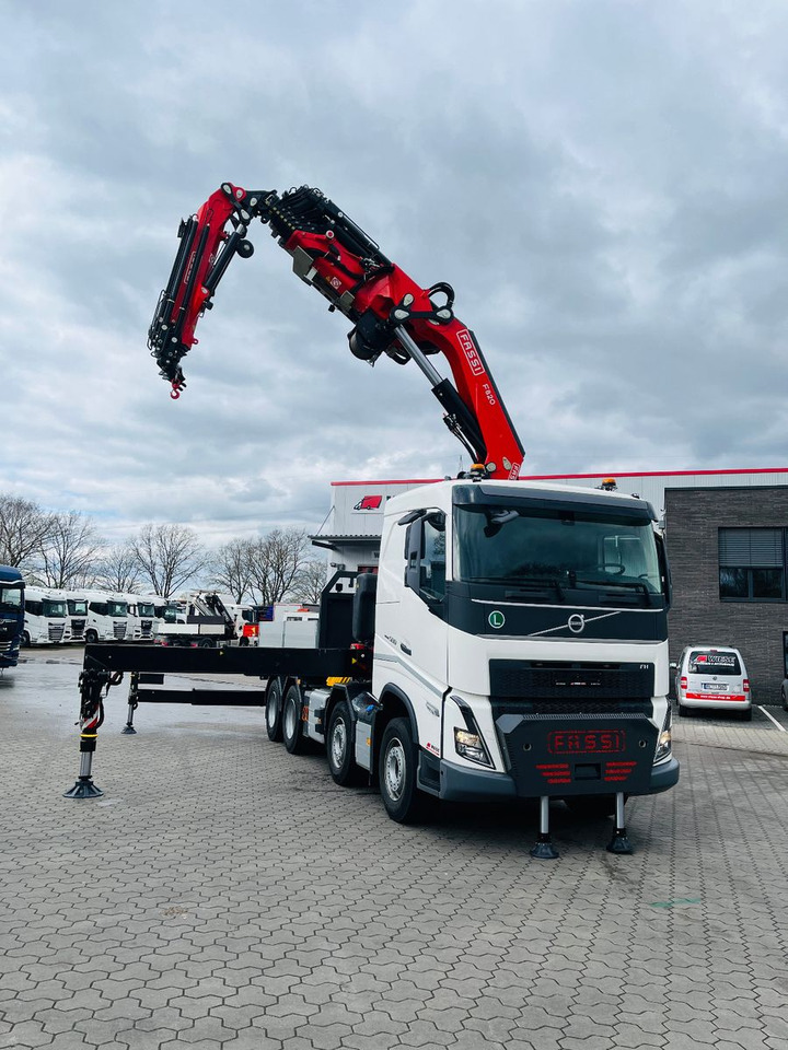 Volvo FH 500 8x4 Kran F820 RA2.27 Jib & Winde Sofort - Cabeza tractora: foto 2 Volvo FH 500 8x4 Kran F820 RA2.27 Jib & Winde Sofort - Cabeza tractora: foto 2