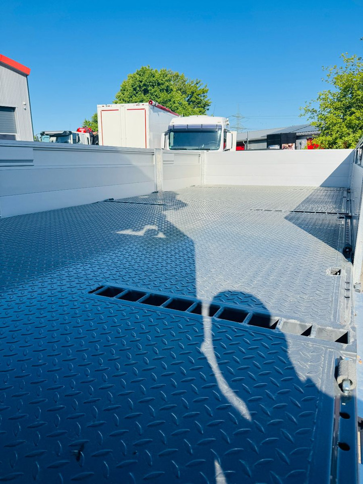 Volvo FH 500 8x2 mit F710RA.2.27 L426 und V20 Winde - Camión, Camión grúa: foto 4 Volvo FH 500 8x2 mit F710RA.2.27 L426 und V20 Winde - Camión, Camión grúa: foto 4