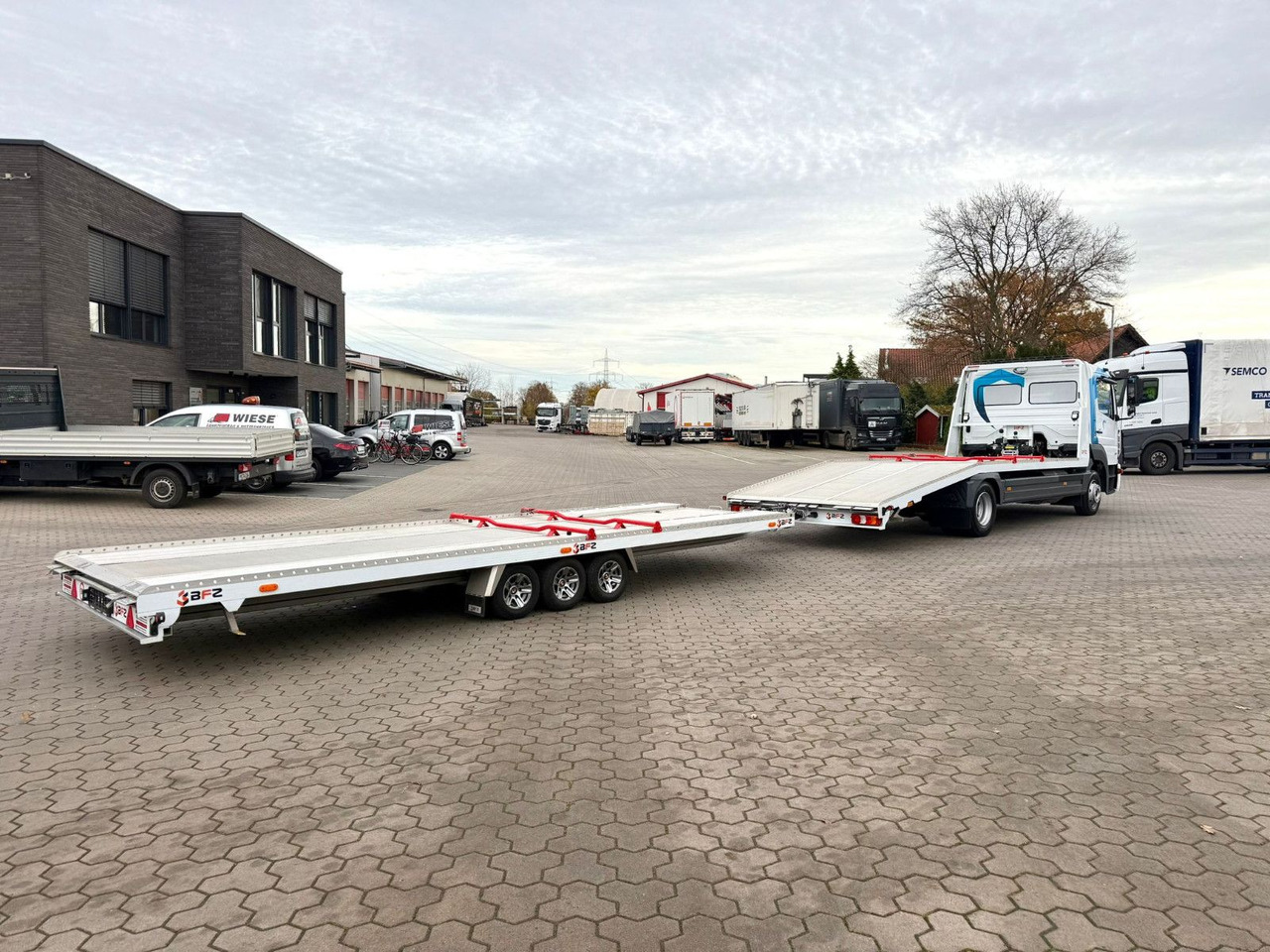 Mercedes-Benz Atego 918L Autotransporter mit BFZ Anhänger - Camión portavehículos: foto 5 Mercedes-Benz Atego 918L Autotransporter mit BFZ Anhänger - Camión portavehículos: foto 5