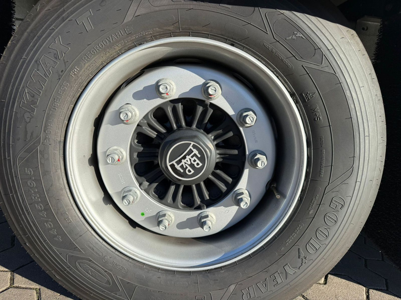 Semirremolque caja cerrada Talson TGG TAL 12/18 Mega Kofferauflieger 99m³: foto 15 Semirremolque caja cerrada Talson TGG TAL 12/18 Mega Kofferauflieger 99m³: foto 15