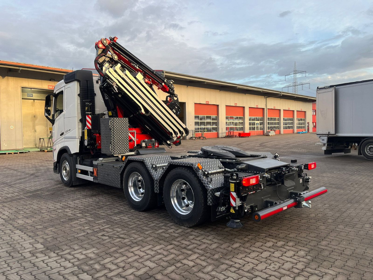 Volvo FH500 6x2 mit Fassi F545 2.27 JIB Winde sofort - Camión grúa: foto 4 Volvo FH500 6x2 mit Fassi F545 2.27 JIB Winde sofort - Camión grúa: foto 4