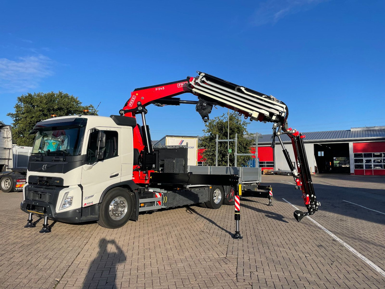 Volvo FMX 500 FASSI Ladekran F545 JIB & Winde Sofort - Camión grúa: foto 2 Volvo FMX 500 FASSI Ladekran F545 JIB & Winde Sofort - Camión grúa: foto 2
