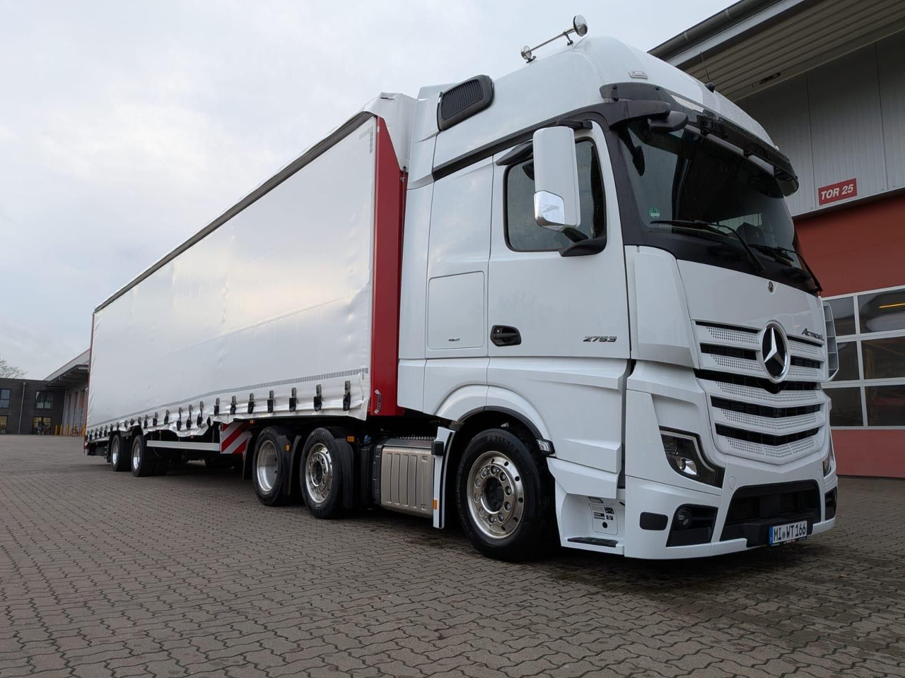 Wiese Gabelstaplertransporter mit Rampe - Semirremolque góndola rebajadas: foto 2 Wiese Gabelstaplertransporter mit Rampe - Semirremolque góndola rebajadas: foto 2