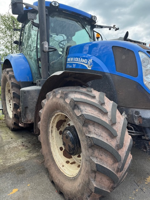 New Holland T7.200 - Tractor: foto 1 New Holland T7.200 - Tractor: foto 1