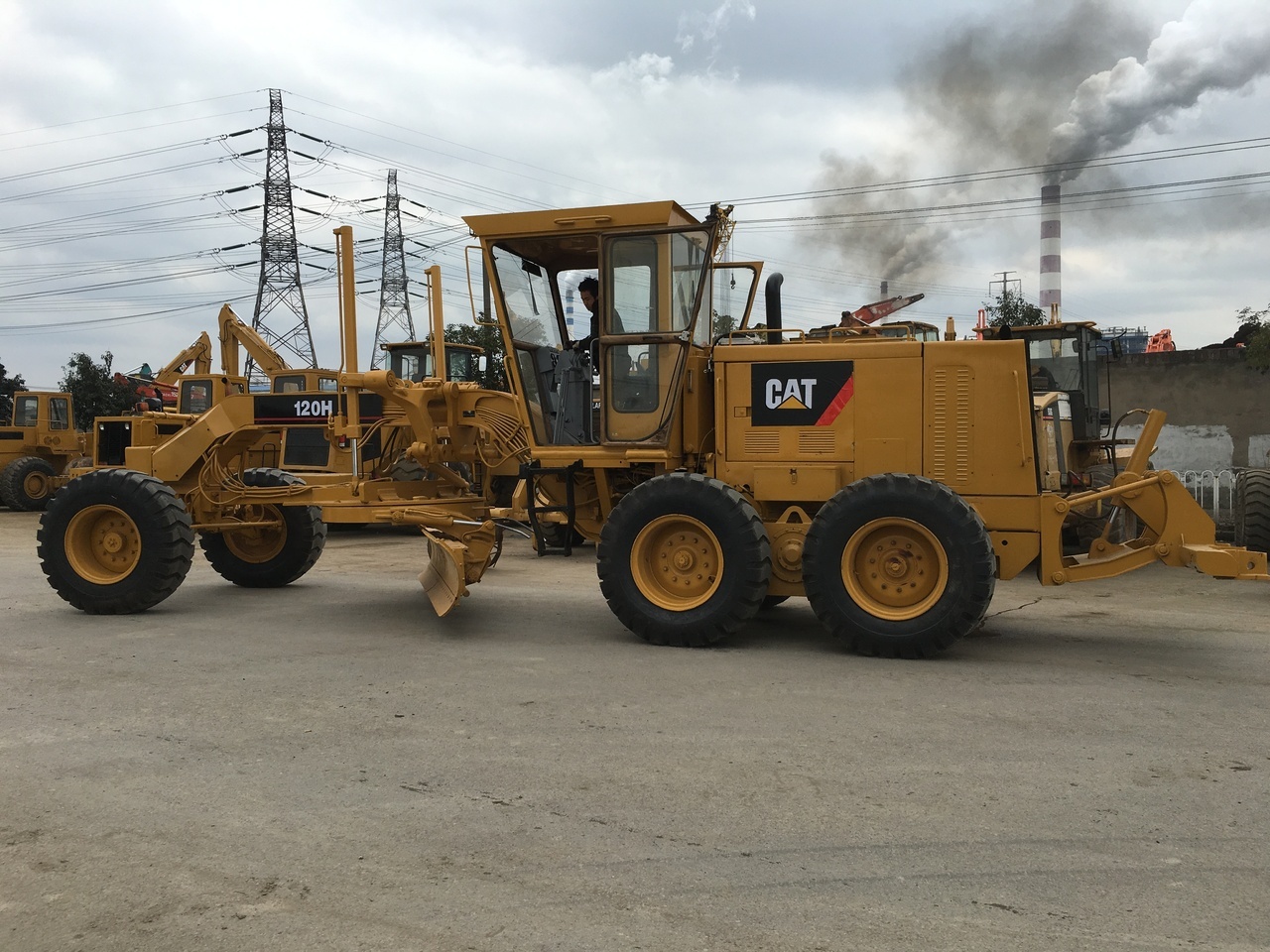 CATERPILLAR 120H - Grader: foto 1 CATERPILLAR 120H - Grader: foto 1