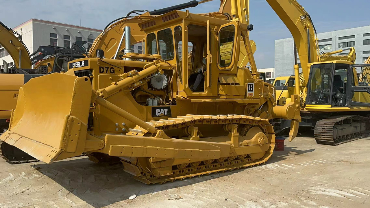 CATERPILLAR D7G - Bulldozer: foto 1 CATERPILLAR D7G - Bulldozer: foto 1
