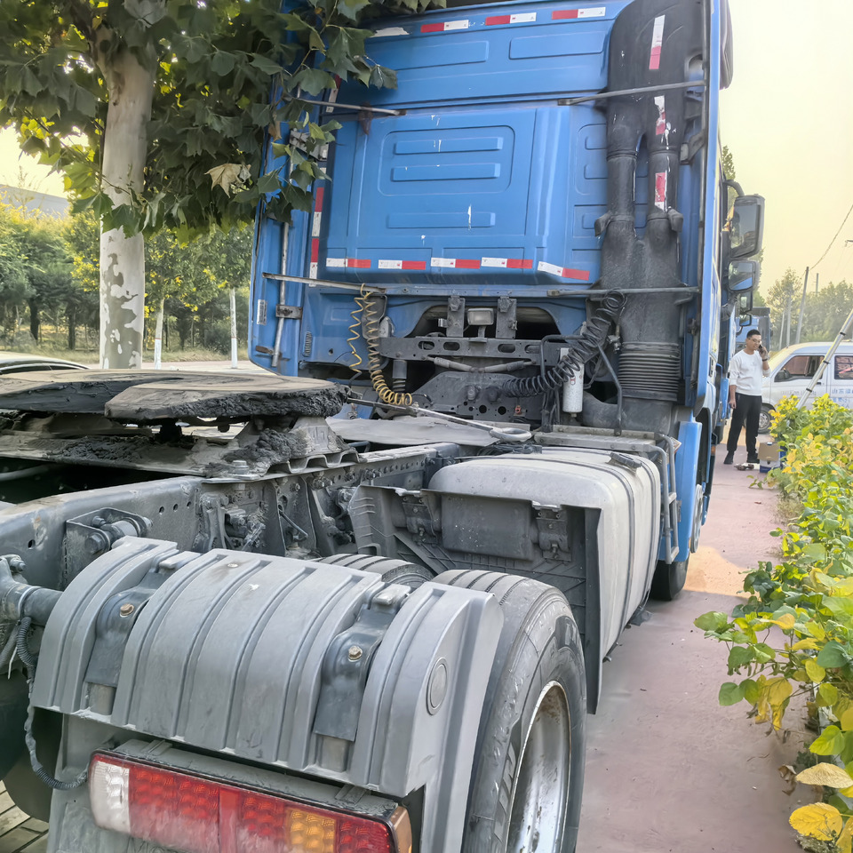 Mercedes-Benz 4x2-1841 - Cabeza tractora: foto 4 Mercedes-Benz 4x2-1841 - Cabeza tractora: foto 4