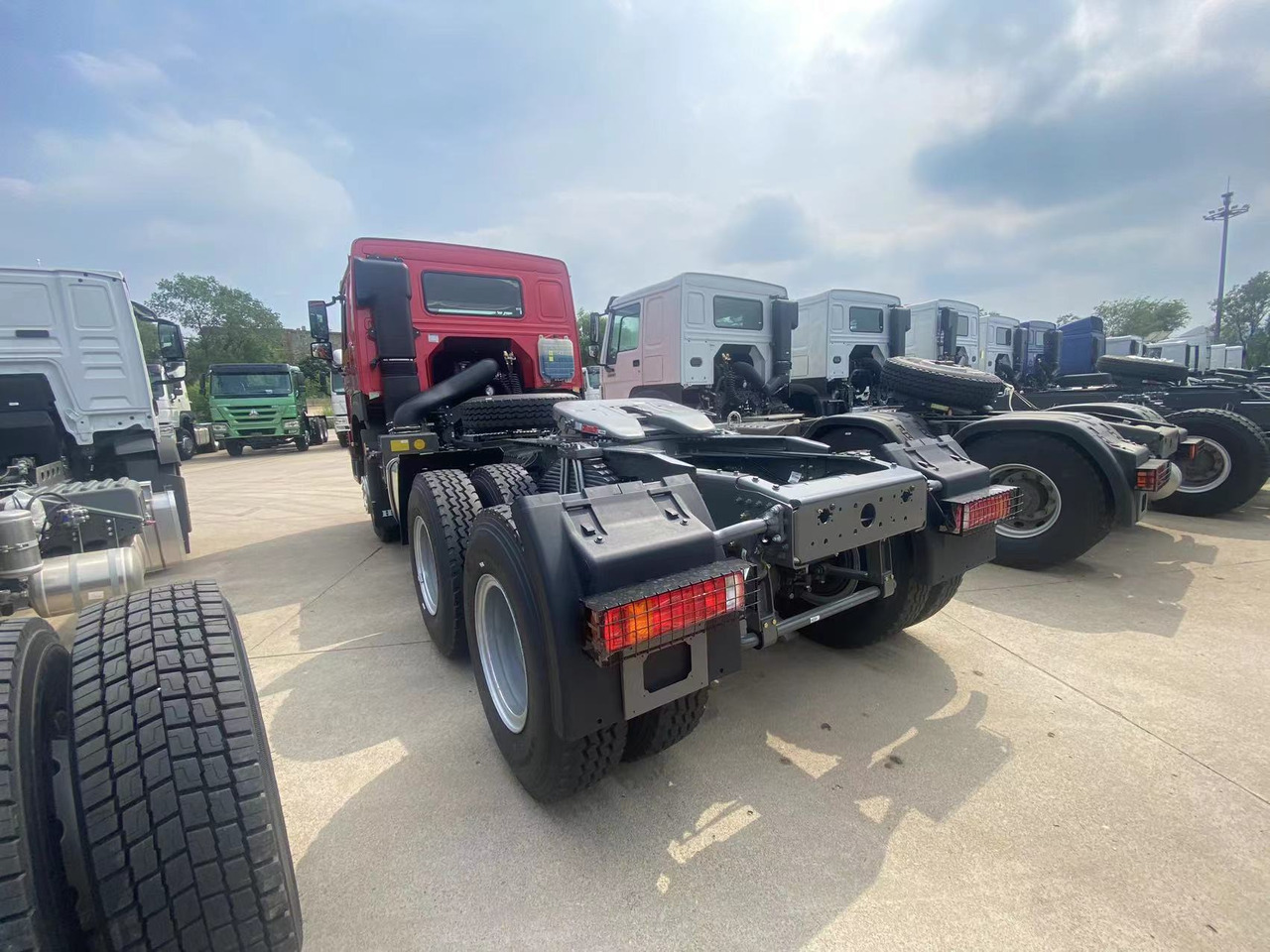 SINOTRUK 6x4 - Cabeza tractora: foto 4 SINOTRUK 6x4 - Cabeza tractora: foto 4