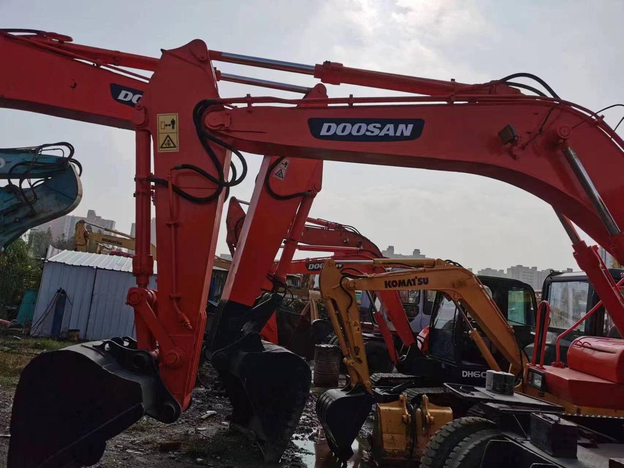 DOOSAN DH140W-7 - Excavadora de ruedas: foto 3 DOOSAN DH140W-7 - Excavadora de ruedas: foto 3