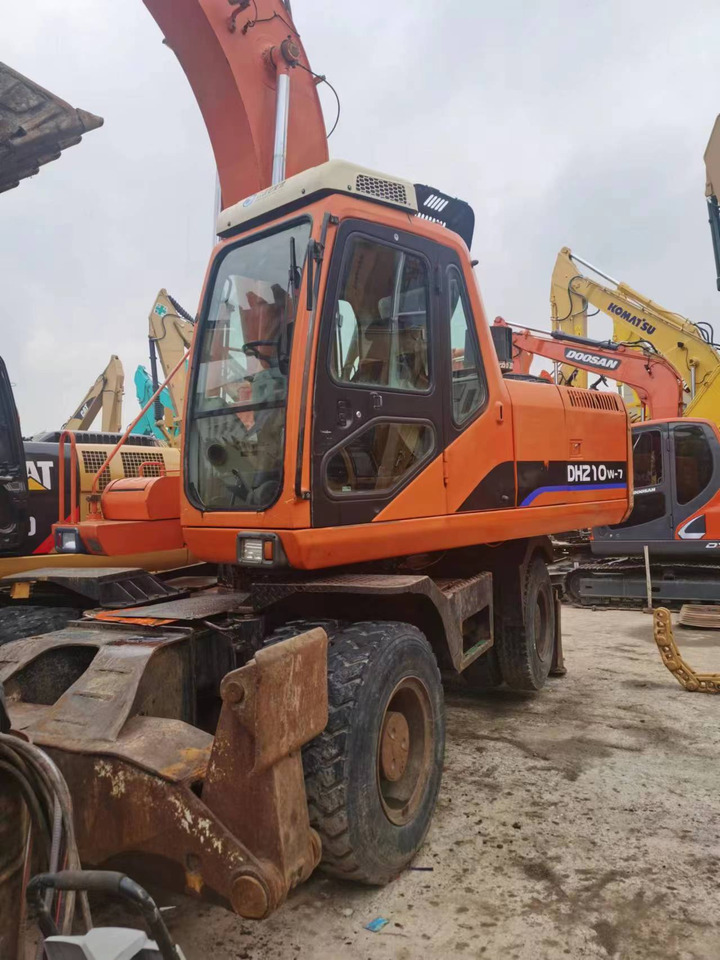 DOOSAN DH210W-7 - Excavadora de ruedas: foto 3 DOOSAN DH210W-7 - Excavadora de ruedas: foto 3