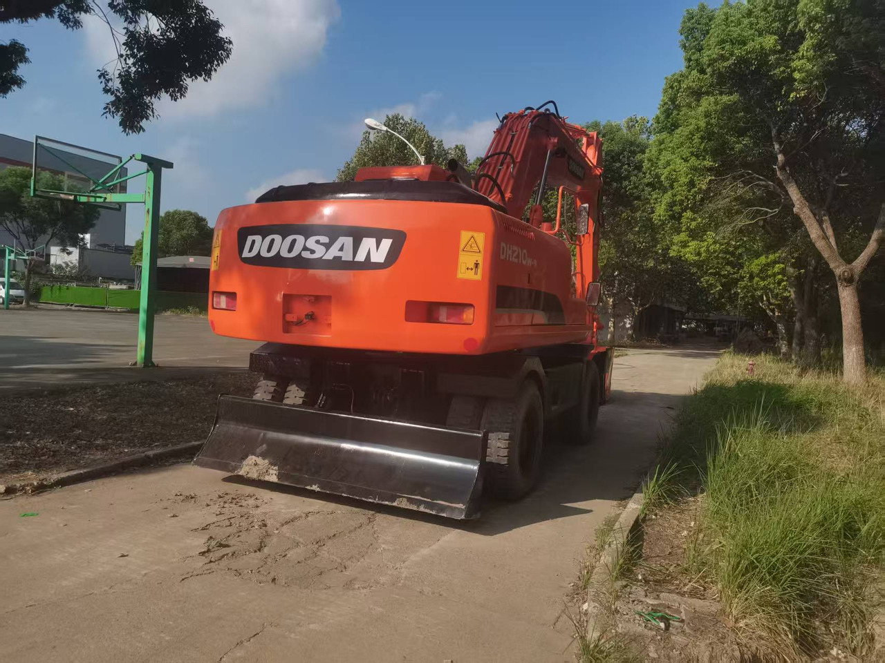 DOOSAN DH210W-9C - Excavadora de ruedas: foto 3 DOOSAN DH210W-9C - Excavadora de ruedas: foto 3