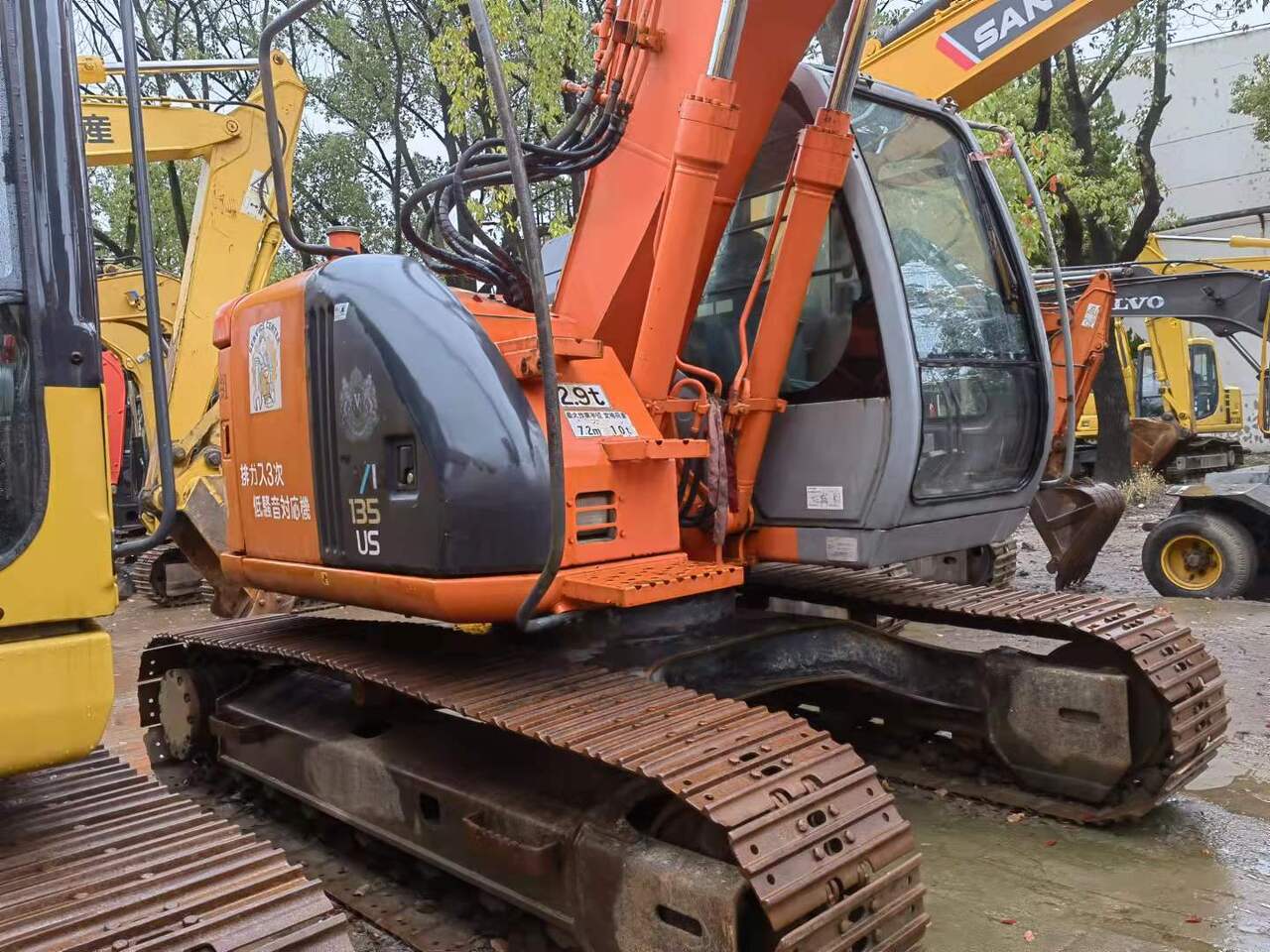 HITACHI Crawler excavator ZX135US - Excavadora de cadenas: foto 1 HITACHI Crawler excavator ZX135US - Excavadora de cadenas: foto 1