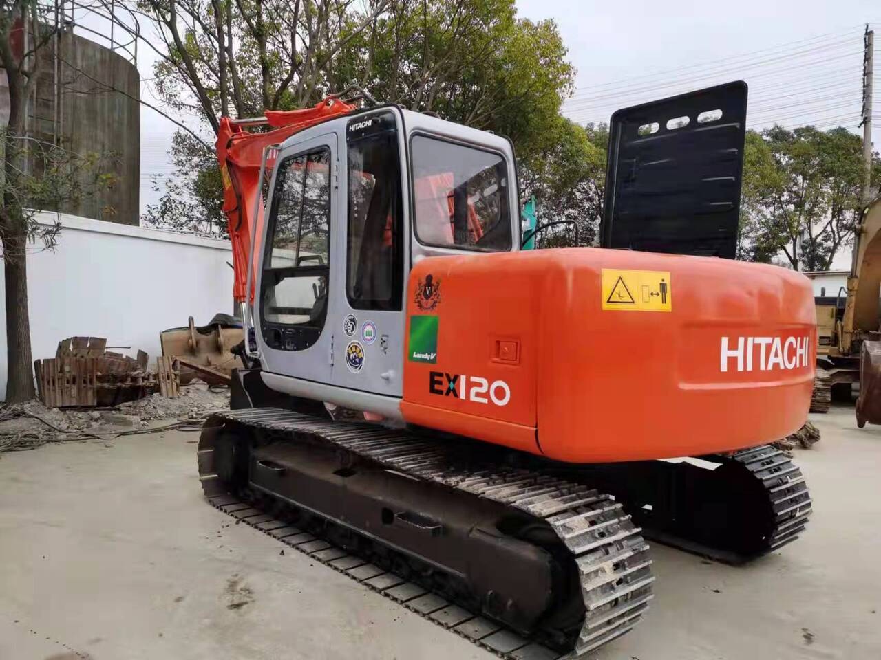 HITACHI EX120-5 - Excavadora de cadenas: foto 1 HITACHI EX120-5 - Excavadora de cadenas: foto 1