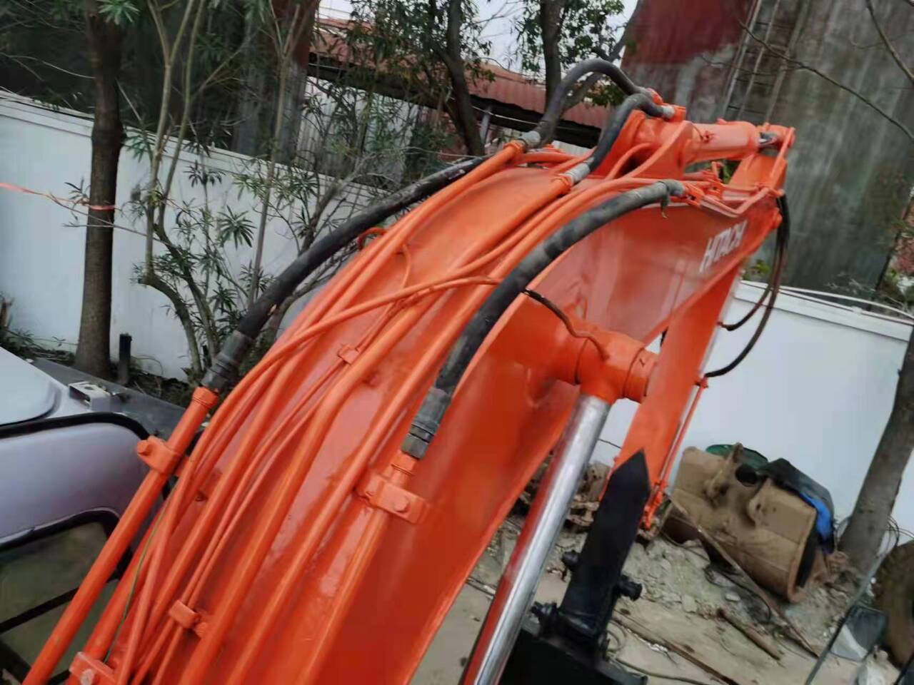 HITACHI EX120-5 - Excavadora de cadenas: foto 4 HITACHI EX120-5 - Excavadora de cadenas: foto 4